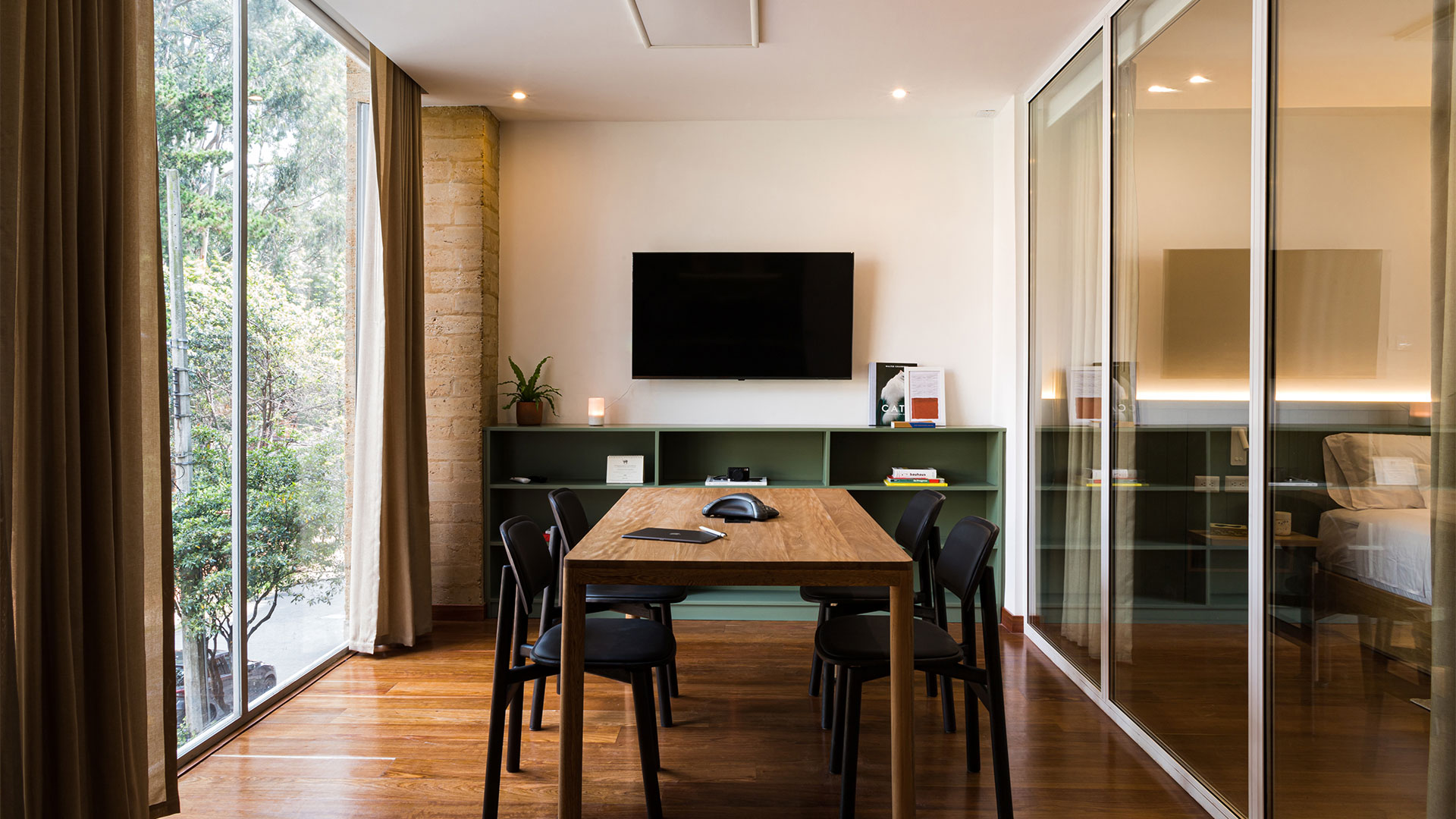 Área: 105m² | Estilo: Moderno Cálido | Tiempo: 5 semanas